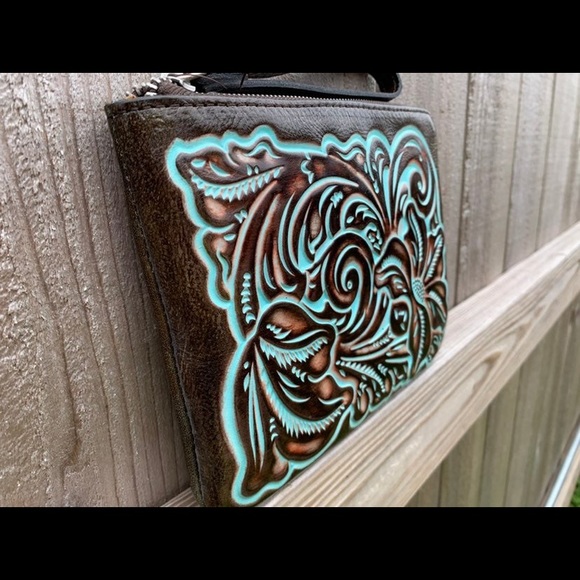 Patricia Nash Cassini wristlet, tooled turquoise - Picture 10 of 12